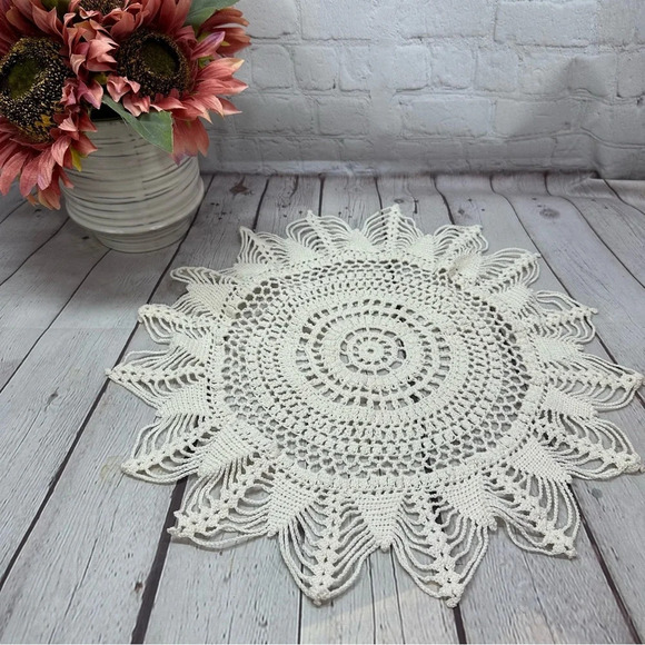 vintage hand crafted crochets round snowflake doily cottagecore - Picture 1 of 5